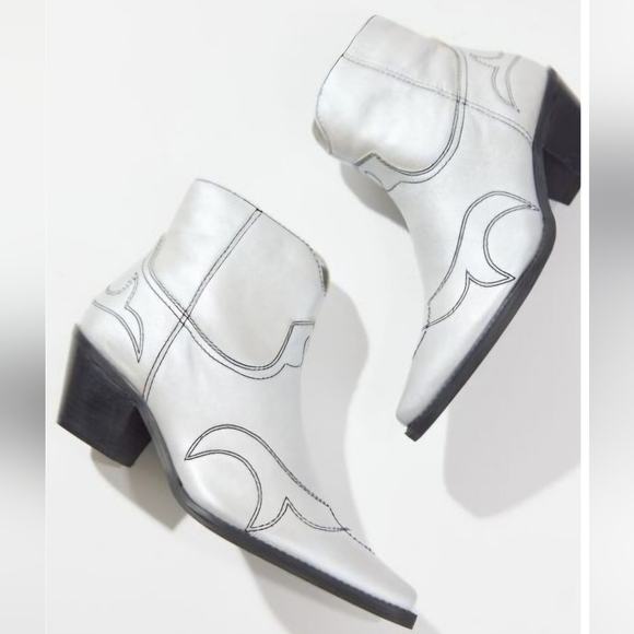 Matisse Faye Western Booties - Silver - Picture 1 of 3